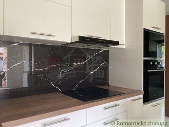 Tento priestranný rodinný dom s obytnou plochou cca 120 m2 s