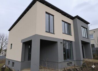 Predam starší 6 izbový RD v SABINOVE - výborná investícia s 
