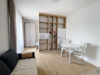 🔥 Štýlový 1-izbový byt s balkónom v centre – Jarková 9
Byt, 