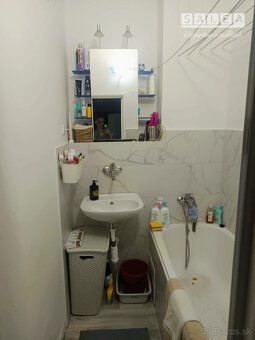 NA PRENÁJOM: Slnečný 2-izbový byt s balkónom priamo v centre