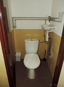 Ponúkam na PRENÁJOM priestory o veľkosti 113 m2, vhodné na o