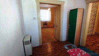 Ponuka - na predaj 3 izbový rodinný dom v Leviciach, v centr