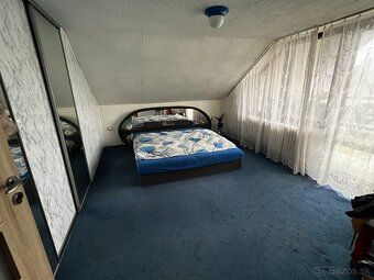 Ponúkam na predaj 30 ročný, 3-podlažný, 5-izbový rodinný dom