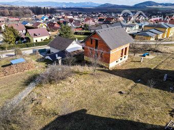 Alphareality.sk ponúka na predaj rozostavaný rodinný dom, ob