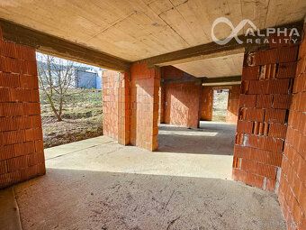 Alphareality.sk ponúka na predaj rozostavaný rodinný dom, ob