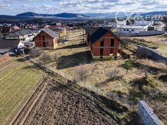 Alphareality.sk ponúka na predaj rozostavaný rodinný dom, ob