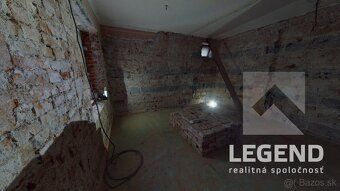 *** KRÁSNE VÝHĽADY NA OKOLIE, LESY A LÚKY, KĽUDNÉ A JEDINEČN