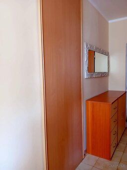 Ponúkam na prenájom príjemný, slnečný 1,5 izbový byt, blízko