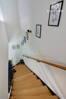Typ: Rodinný dom Ulica: Sládkovičová ulica Mestská časť: Alž