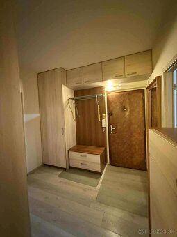 Na dlhodobý prenájom ponúkam slnečný 3 izbový byt s balkónom