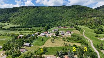 Ponúkame na výber z dvoch slnečných stavebných pozemkov situ