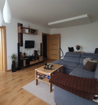 Ponúkam na prenájom zariadený 3 izbový byt v Tvrdošíne na me