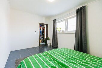 Fakty o dome: Úžitková plocha: 101.33m2 Pozemok: 401.00m2 Za