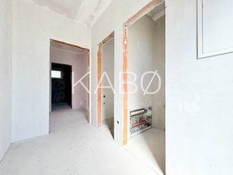 KABØ real estate Vám ponúka na predaj 4i rodinný dom v novov