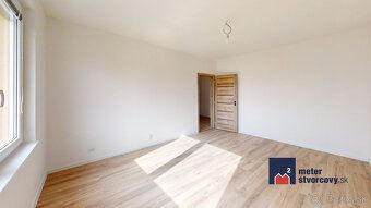 Ponúkam na predaj priestranný a kompletne zrekonštruovaný 2-
