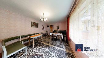 Ponúkame Vám na predaj útulnú dvojpodlažnú rekreačnú chalupu