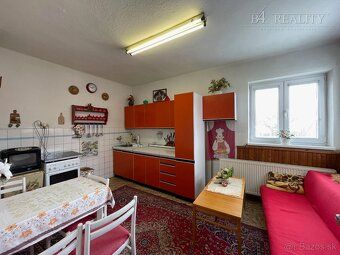 Ponúkame Vám na predaj samostatne stojaci tehlový rodinný do