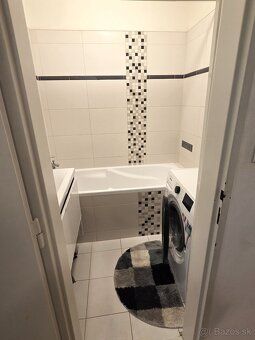 Prenajmem 2-izbový byt (64m2) v centre mesta na tichej ulici