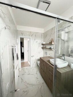 I am offering a high-standard, fully furnished 2-room apartm
