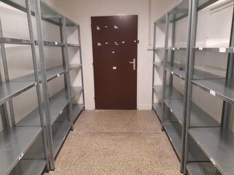Dám do prenájmu murovaný sklad o rozlohe 10 m2. Sklad má bez