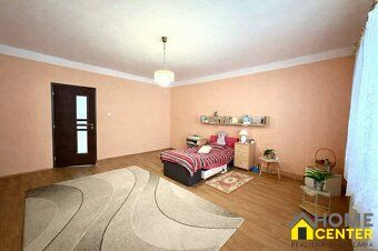 HOME CENTER s.r.o. Vám ponúka na predaj priestranný rodinný 