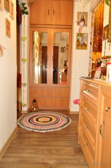 VBreality- Ponúkame na predaj 3 izbový byt s balkónom v Smiž
