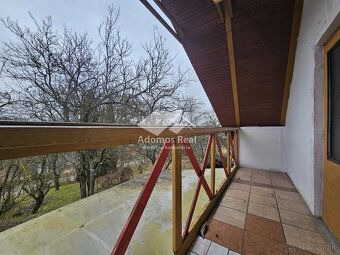Ponúkame Vám na predaj samostatne stojacu murovanú chatu so 
