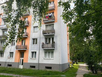 Ponúkame na predaj priestranný dvojizbový byt v Trenčíne na 