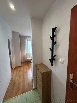 Prenajmem 1 izbový krásny zariadený byt s balkónom v príjemn