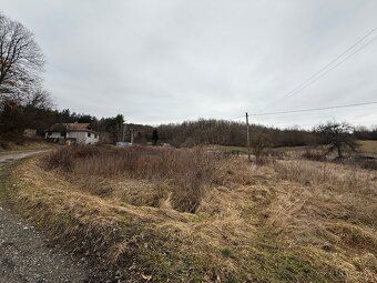 Predaj pozemku v obci Lipovany, výmera pozemku je 1124 m2, p