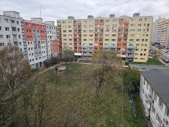 Prenajmem zrekonštruovaný 3-izbový byt – BEZ PROVÍZIE, kompl