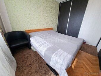 Ponúkam na predaj 2 izbový byt v centre mesta, Šurany, 47m2
