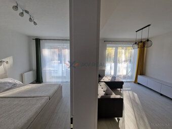  
Ponúkame na prenájom exkluzívny 2-izbový byt na ulici Hurb