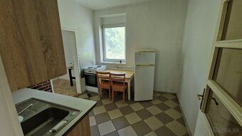 V ponuke rodinný dom v centre Zlatých Moraviec. Prosíme real