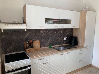 Na prenájom 2 iz. byt o výmere 45 m2 + balkón 3 m. Byt sa na