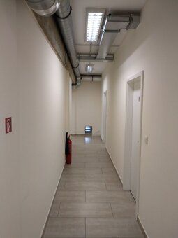 Ponúkame na prenájom kancelárske priestory na Rebarborovej u