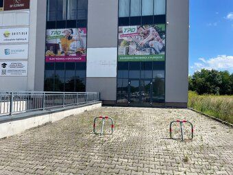 Prenajmeme obchodný priesor v Living centre na Solinkách, Ži