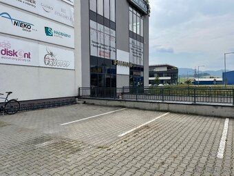 Prenájom spevnenej plochy pri budove Living centra v Žiline
