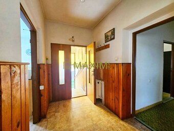 Ponúkame na predaj priestranný 4-izbový rodinný dom na tiche