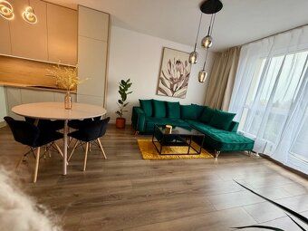 Ponúkame na prenájom krásny, novozrekonštruovaný a luxusne z