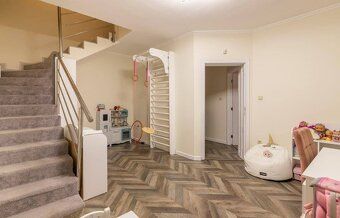 Home 4 Life s. r. o. Vám ponúka na predaj elegantý a luxusný