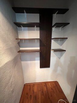 Sprostredkujeme predaj veľkého 2 izbového bytu s balkónom na
