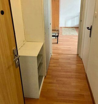 Popis • 1 izbový byt • úžitk. plocha 32m2 • 3. poschodie/6 •