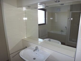 Popis • 3 izbový byt v novostavbe • úžitk. plocha 117,5m2 • 
