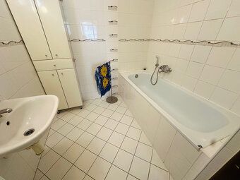 Popis • 4izbový byt pri lesoparku • úžitk. plocha 115 m2 • b