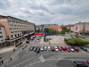 Ponúkame na predaj 2 izbový byt na Dulovom námesti v lokalit