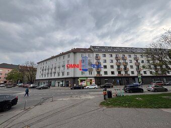 Ponúkame na predaj 2 izbový byt na Dulovom námesti v lokalit