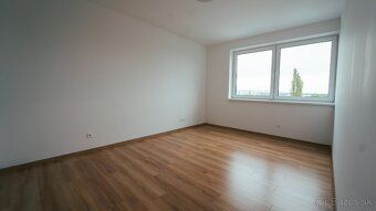 Ponúkam na prenájom 1 ročný, plne vybavený, priestranný 3-iz