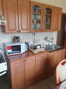 Ponúkame na predaj rodinný dom - okál -/dvojdom/ v obci Ostr