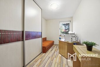 Typ: Rodinný dom Ulica: - Obec: Jablonové
Moderný maklér pon